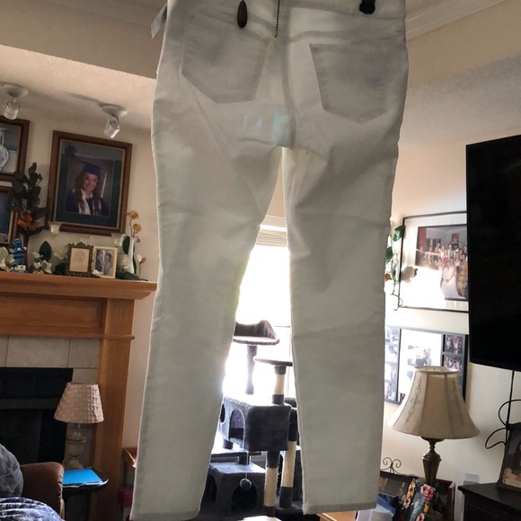 Old Navy Rockstar Mid Rise White Jeans ~Size 14 - Picture 10 of 15